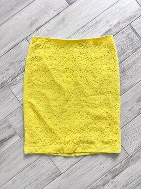 Ann Taylor Yellow Lace Pencil Skirt - size 12 Tall